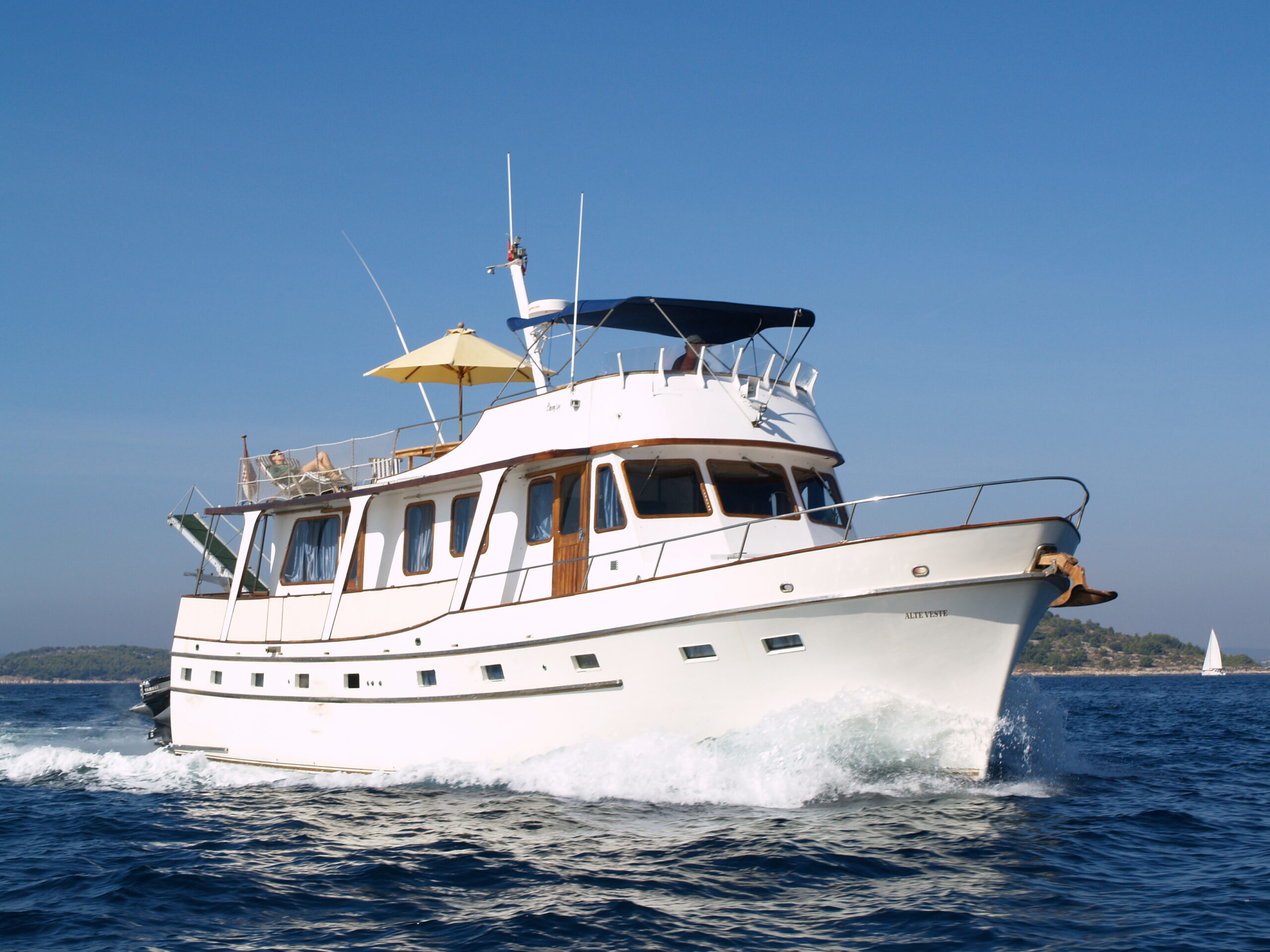 Yachts & Private Speed Boats - Adriatic Tours Inc. Charter Cruises