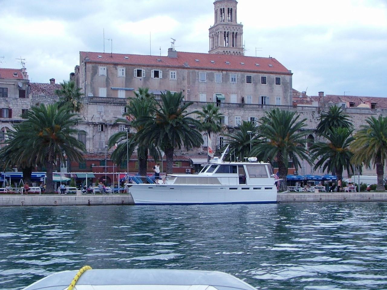 Yachts & Private Speed Boats - Adriatic Tours Inc. Charter Cruises